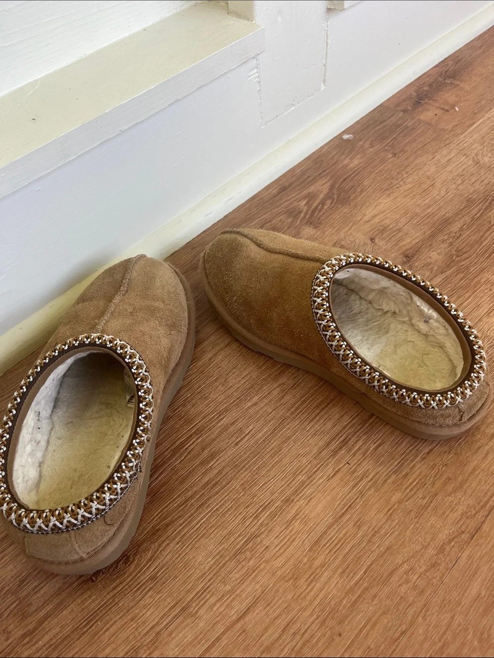 UGG kid's Chestnut Suede Shearling Mule Slippers